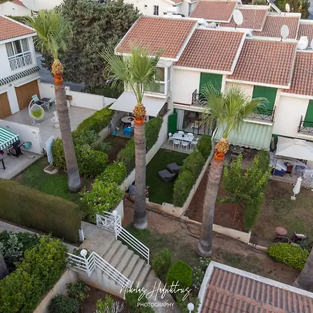 Holiday home Periyali Condo-limassol Parklane *