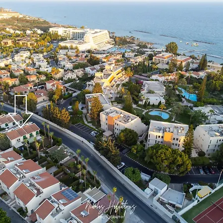 Holiday home Periyali Condo-limassol Parklane *